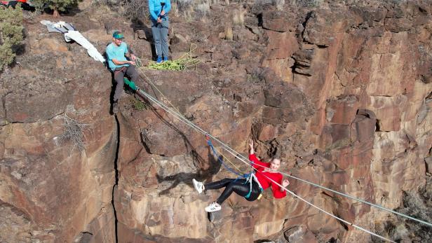 Family Slacklining Adventure in Bend, Oregon | Discovery
