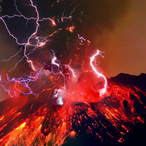 A longer exposure of this eruption was created by combining 3 sequential short exposures taken one after the other. The result is as if a longer exposure had been done, resulting in a spectacular eruption photo emphasizing the glowing lava and volcanic lightning.