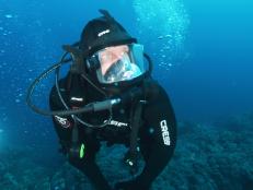 Luke Tipple speaks with former Australian Navy bomb disposal diver, environmentalist & star of Shark Week special Monsters Under the Rig, Paul de Gelder.