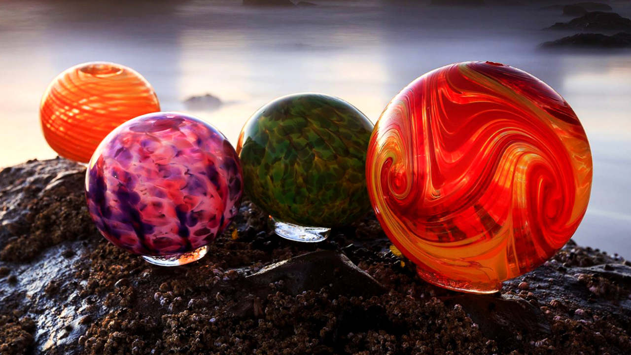 Every Year, Thousands of Glass Orbs Are Hidden on This Oregon Beach, Travel and Exploration