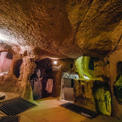 Derinkuyu: The Ancient Underground City Big Enough for 20,000 People |  Travel and Exploration | Discovery
