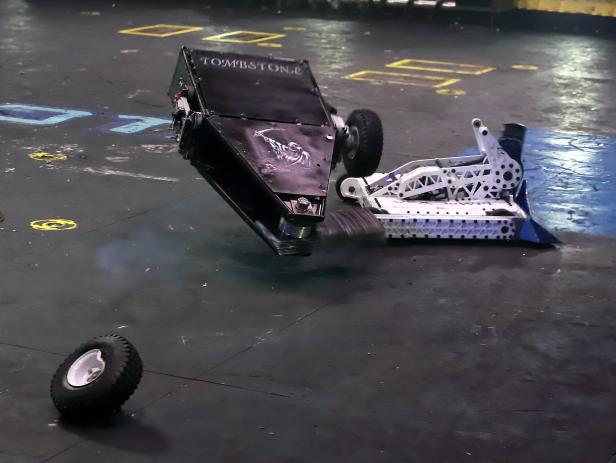 Battle Bots Returns With More Bot Fighting Fun Than Ever Before ...