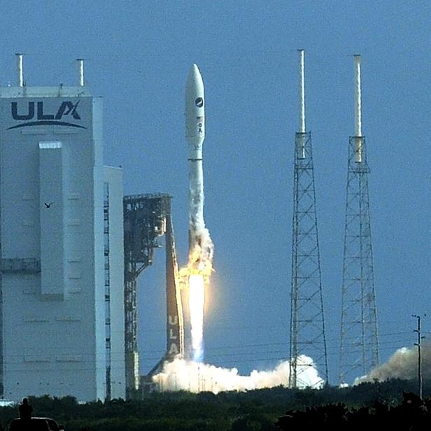 A United Launch Alliance Atlas V rocket carrying the X-37B Orbital Test Vehicle (OTV-6) launches from pad 41 at Cape Canaveral Air Force Station on May 17, 2020 in Cape Canaveral, Florida. The USSF-7 mission for the U.S. Space Force is the sixth flight of the OTV-6 space plane, an unmanned spacecraft which resembles a miniature version of NASA's retired space shuttle. (Photo by Paul Hennessy/NurPhoto via Getty Images)