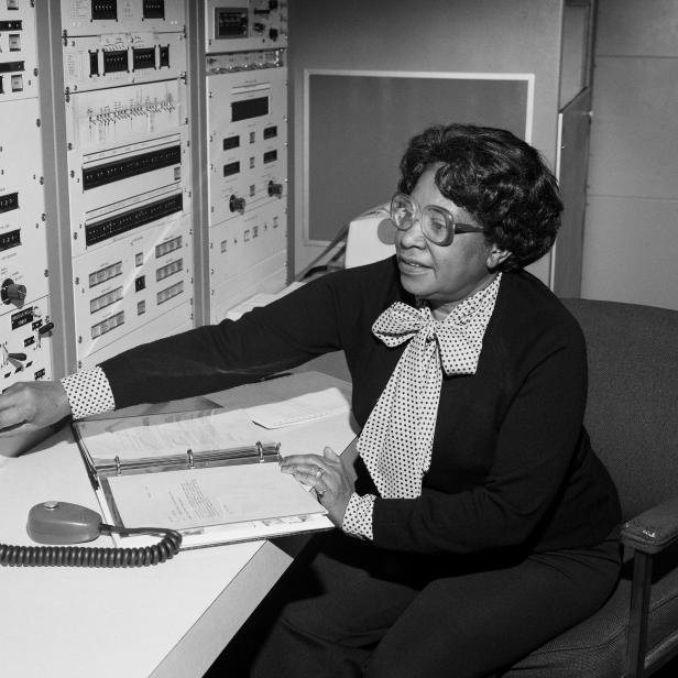 HAMPTON, VA - JANUARY 7:  Mathmatician Mary Jackson, the first black woman engineer at NASA poses for a photo at work at NASA Langley Research Center on January 7, 1980 in Hampton, Virginia. (Photo by Bob Nye/NASA/Donaldson Collection/Getty Images)