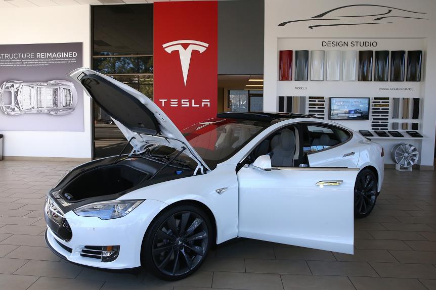 PALO ALTO, CA - NOVEMBER 05:  A Tesla Model S car is displayed at a Tesla showroom on November 5, 2013 in Palo Alto, California. Tesla will report third quarter earnings today after the closing bell.  (Photo by Justin Sullivan/Getty Images)