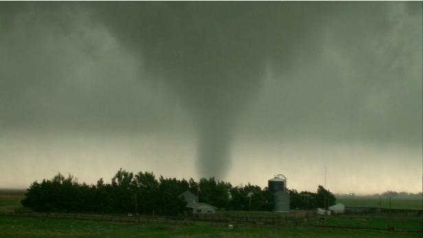 No Place Like Kansas | Storm Chasers | Discovery