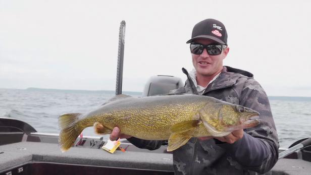 Walleye Spinner Fishing 2 