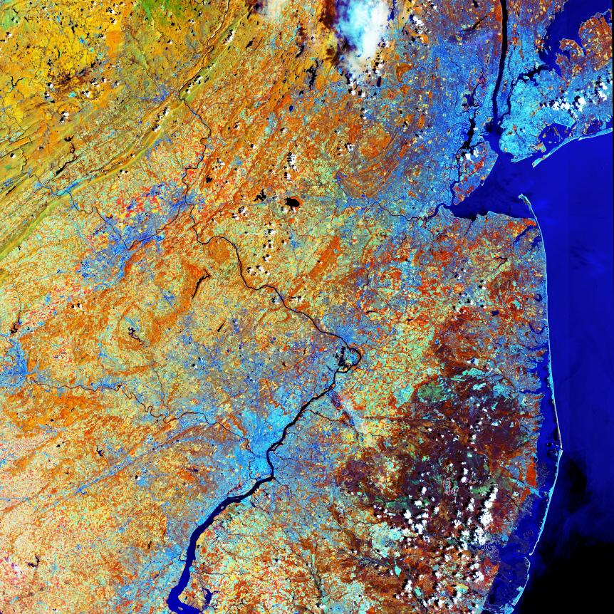 A band combination of Landsat 8 satellite showing the east coast of United States of America. In the right upper corner the city of New York can be seen, and in the central part, Philadelphia.