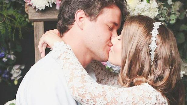 Bindi And Boyfriend Chandler Get Married Amid Coronavirus Outbreak Dnews Discovery