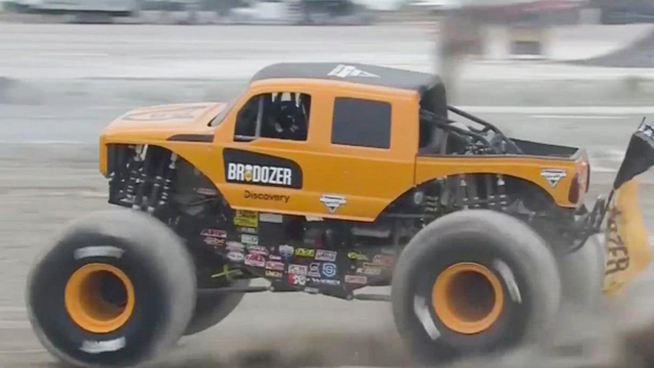 Monster Jam BroDozer Truck