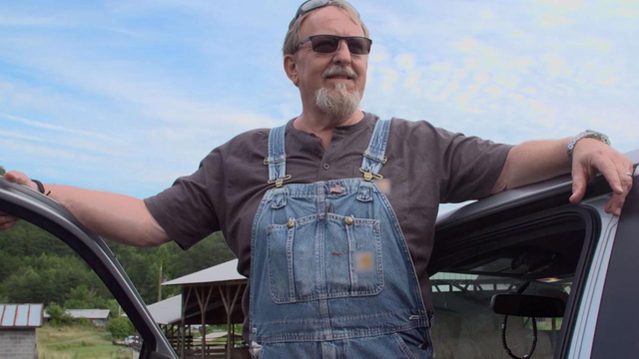 Moonshiners: Cow Whisperers